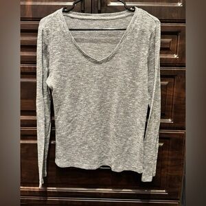 DIP Gray V-Neck sweater Top SMALL